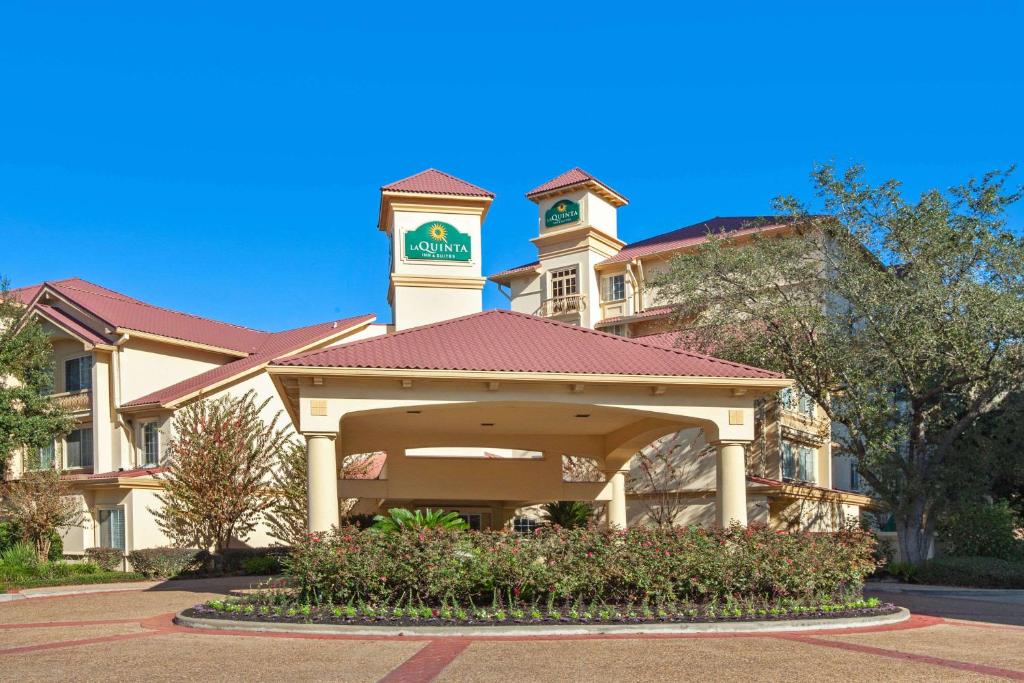 La Quinta by Wyndham Houston Galleria Area Main image 2